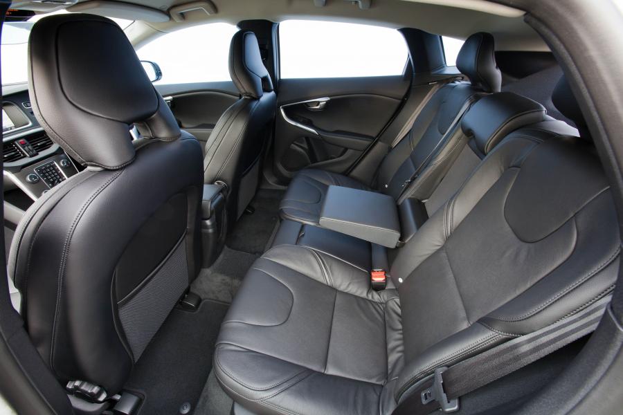  Volvo V40 2012 года  (фото 44 из 183)